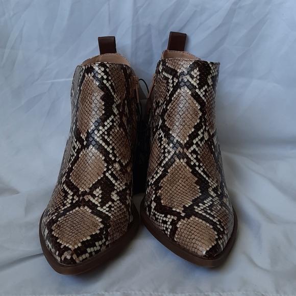 NWT Snake small heel booties - Picture 2 of 3